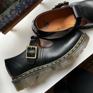 Dr. Martens Mary Jane’s Womens Size 6